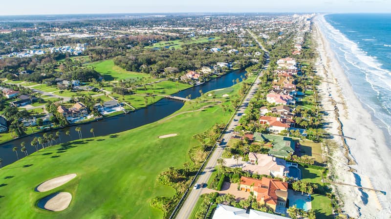 Golf community on the Florida Coast. Beach Golf Community in Florida